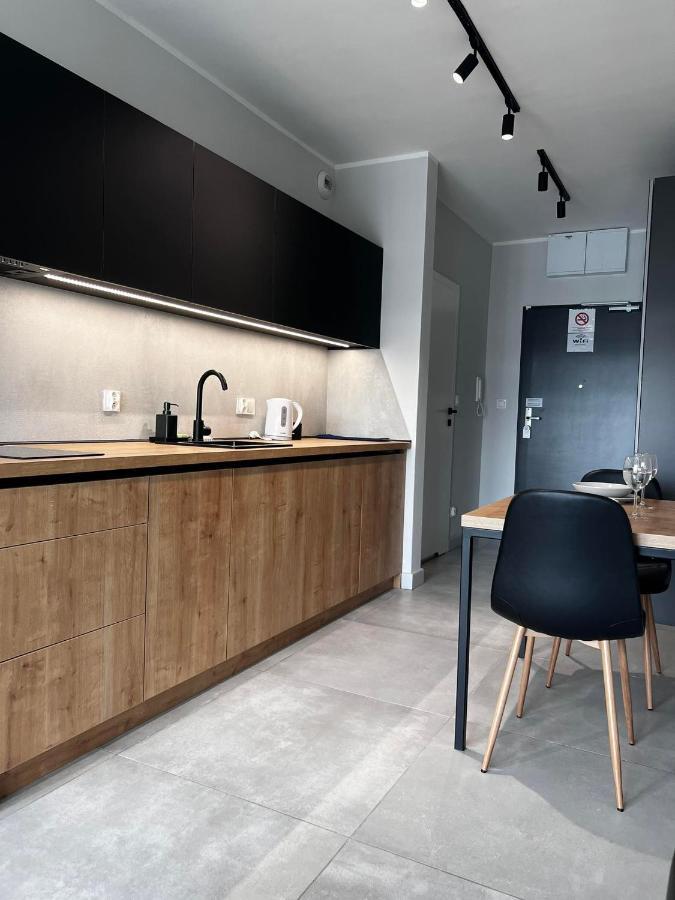Property Apart - Legnicka Business Center ヴロツワフ エクステリア 写真