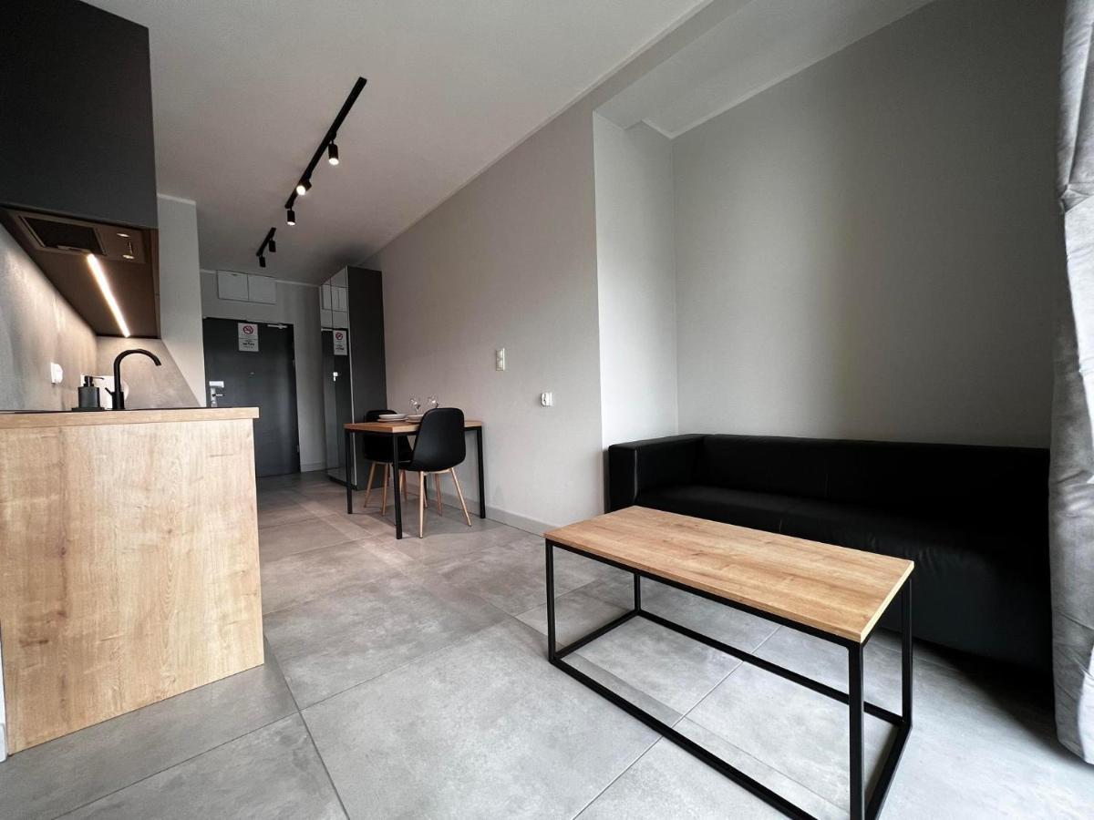 Property Apart - Legnicka Business Center ヴロツワフ エクステリア 写真