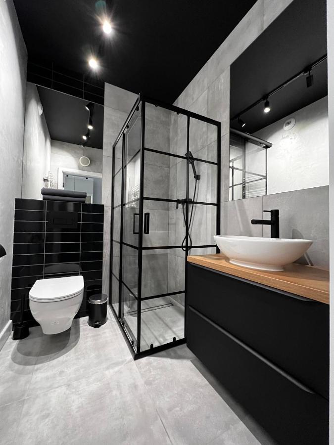 Property Apart - Legnicka Business Center ヴロツワフ エクステリア 写真
