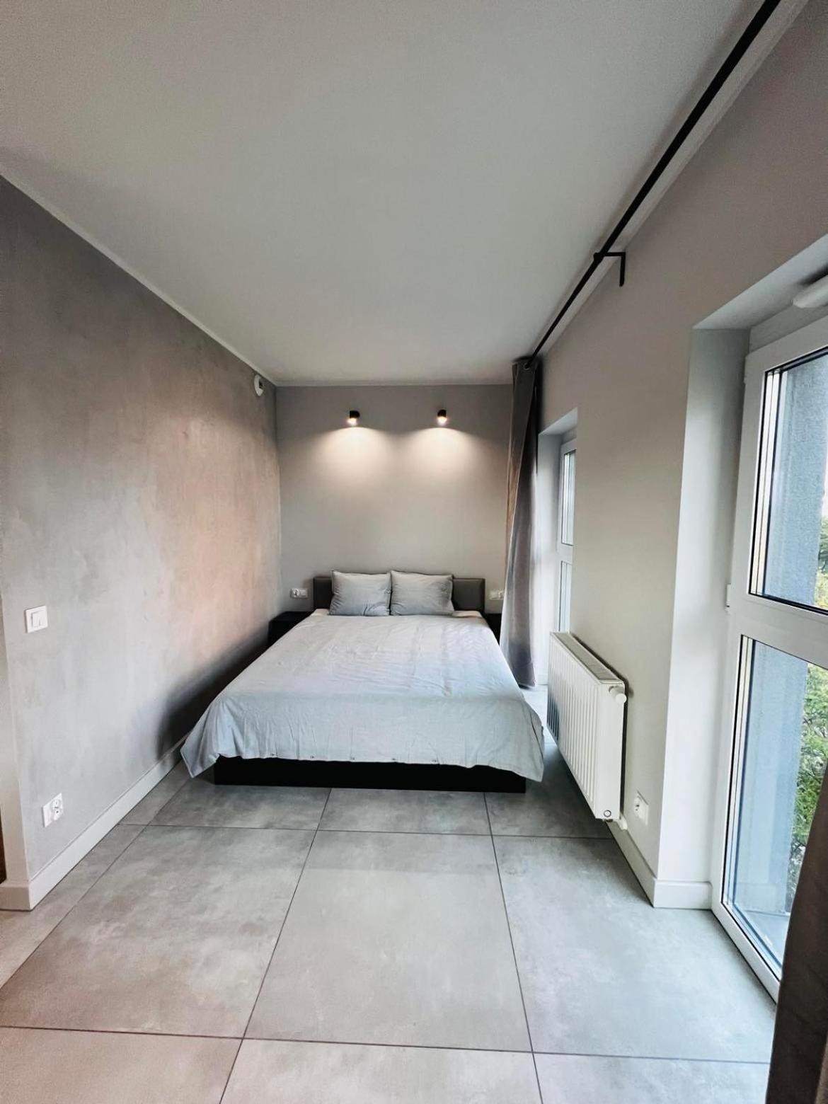 Property Apart - Legnicka Business Center ヴロツワフ エクステリア 写真