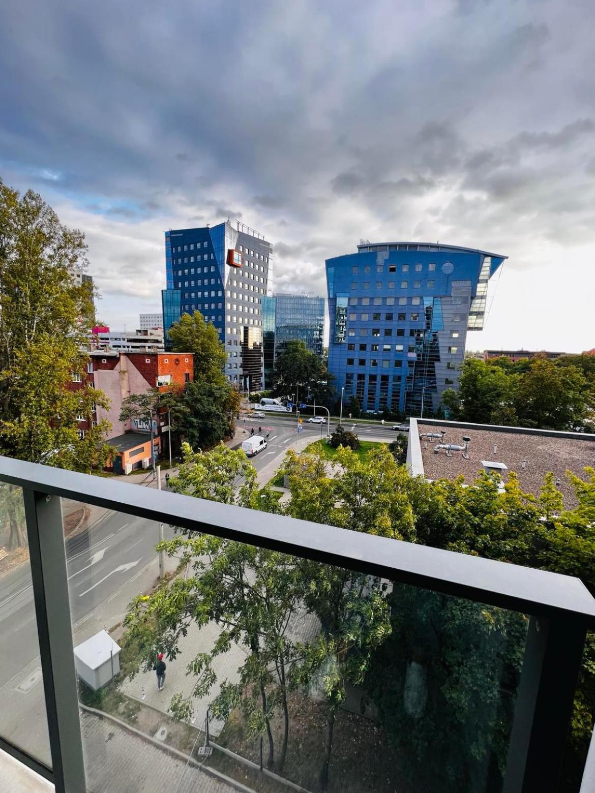 Property Apart - Legnicka Business Center ヴロツワフ エクステリア 写真
