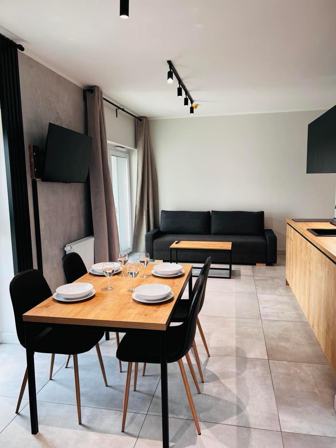 Property Apart - Legnicka Business Center ヴロツワフ エクステリア 写真