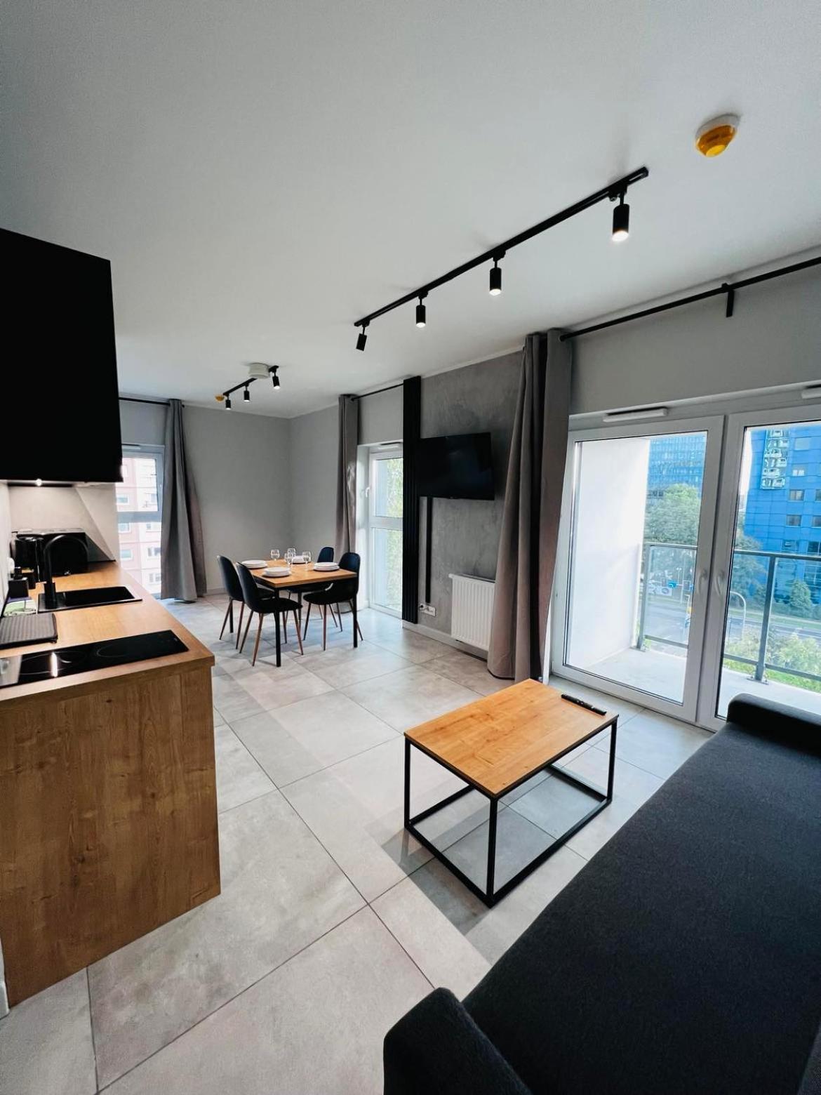 Property Apart - Legnicka Business Center ヴロツワフ エクステリア 写真