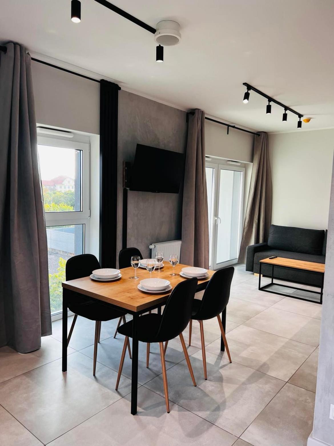 Property Apart - Legnicka Business Center ヴロツワフ エクステリア 写真