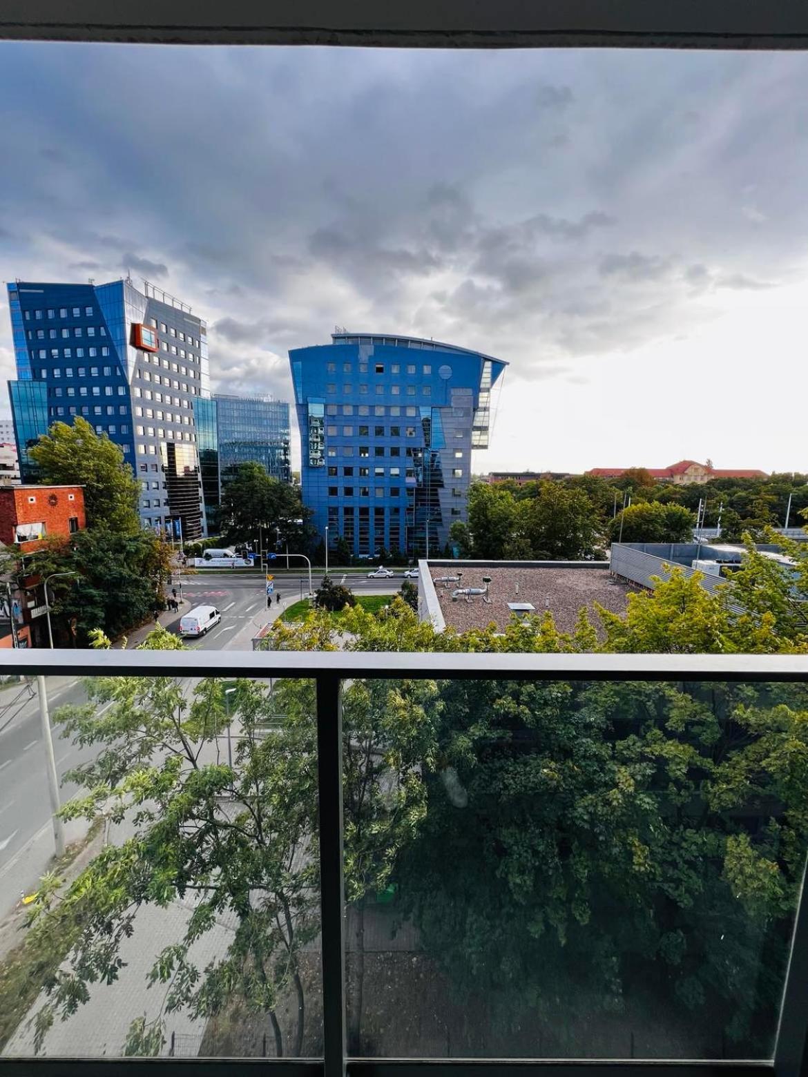 Property Apart - Legnicka Business Center ヴロツワフ エクステリア 写真